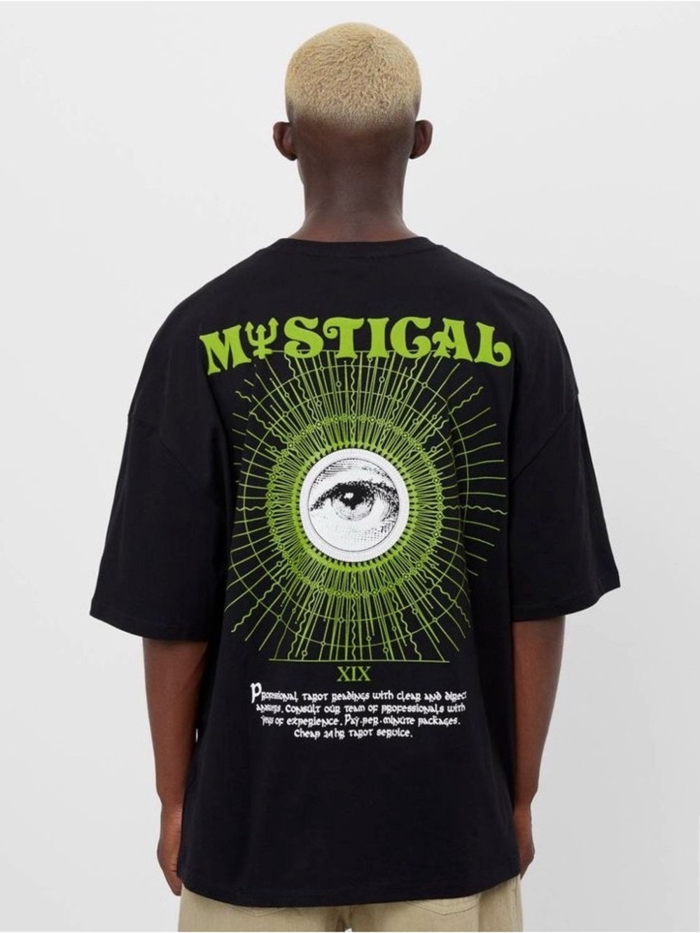 Bershka Men’s Mystical Graphic Back Print Black Tee. Size M.